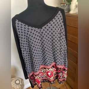 NWT Womens plus sized Long Sleeved Top 4X (26/28W)